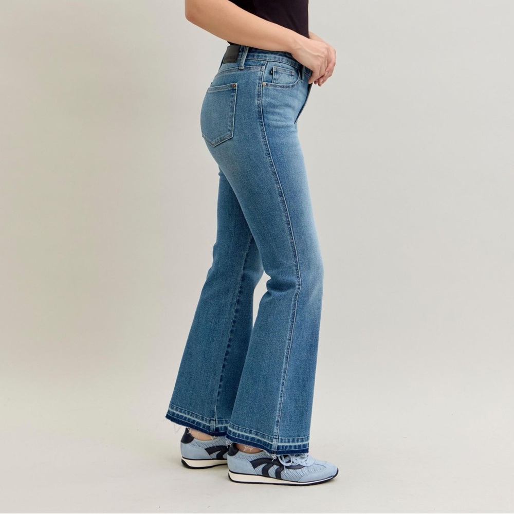 NEW Judy Blue Full Size Mid Rise Slim Bootcut Tummy Control Release Hem Jeans - Picture 3 of 15